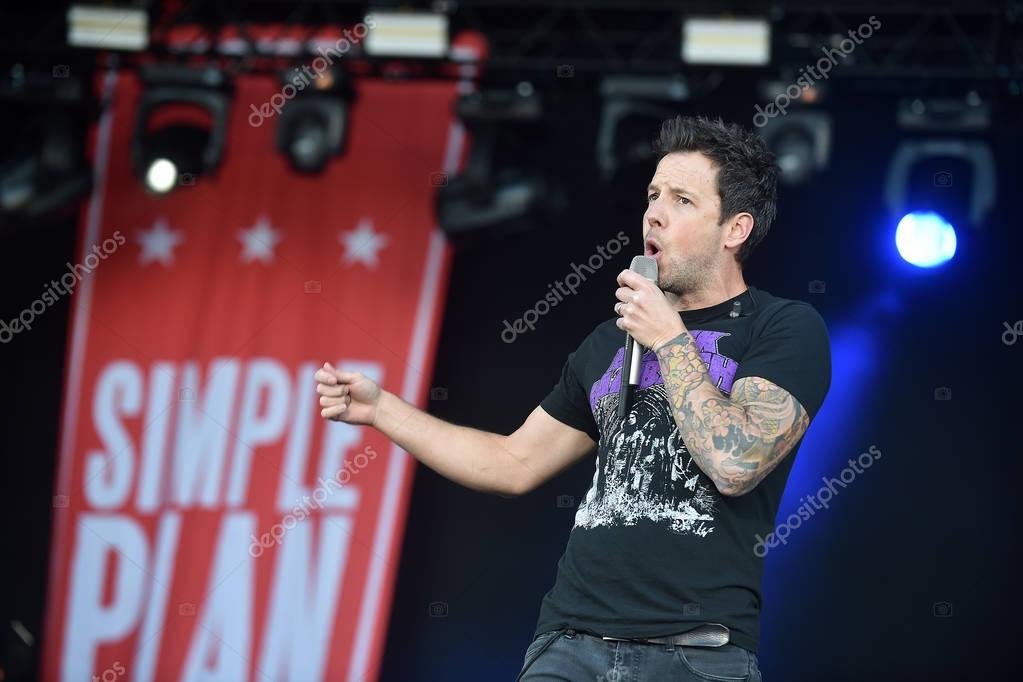 Simple Plan - Pierre Bouvier